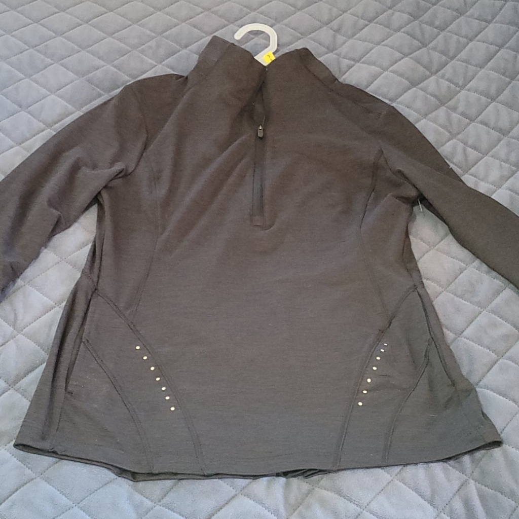 Nice Zip Pull Over